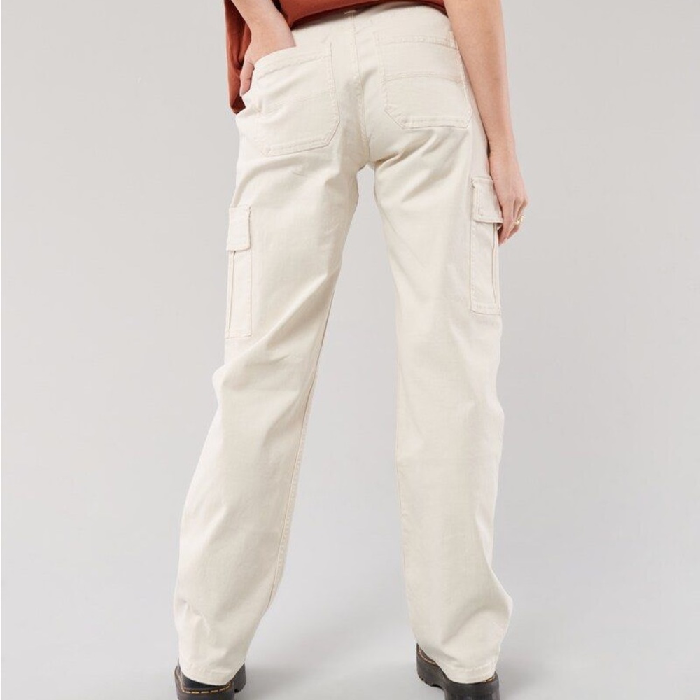 Hollister High Rise Utility Dad Pant in Off White/Cream